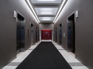 Elevator corridor - Gallery.jpg